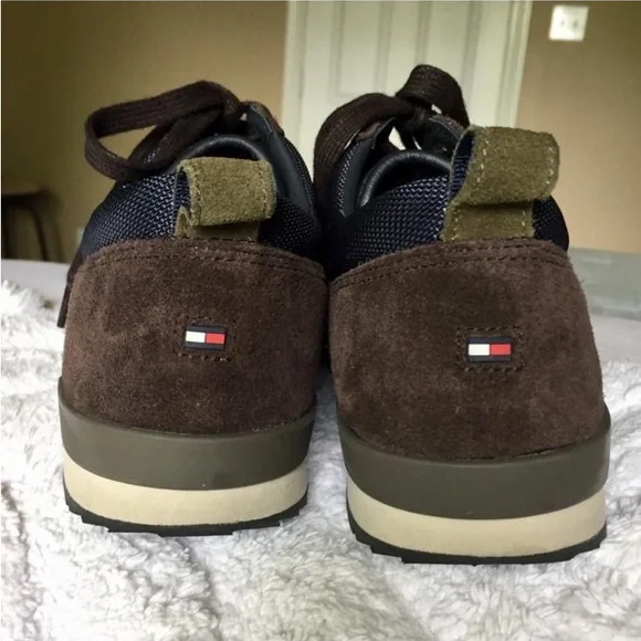 Tommy Hilfiger Brown and Black Sneakers, Like new. - Picture 7 of 7